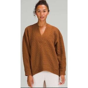 Lululemon Womens Rippled V-Neck Pullover Size 4 Sunbleached Athleisure Casual